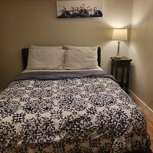 Cozy Private In Edmonton